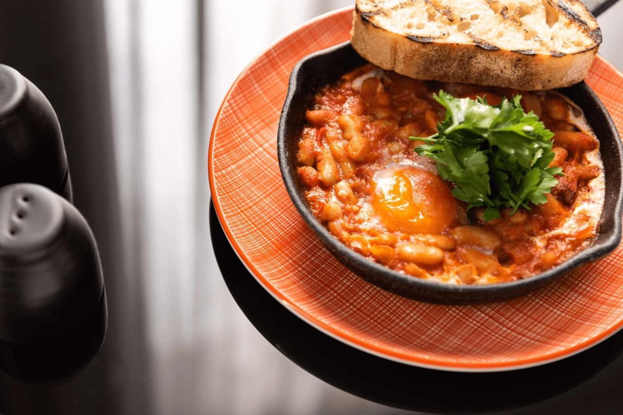 Отель Qt Перт Экстерьер фото Baked beans