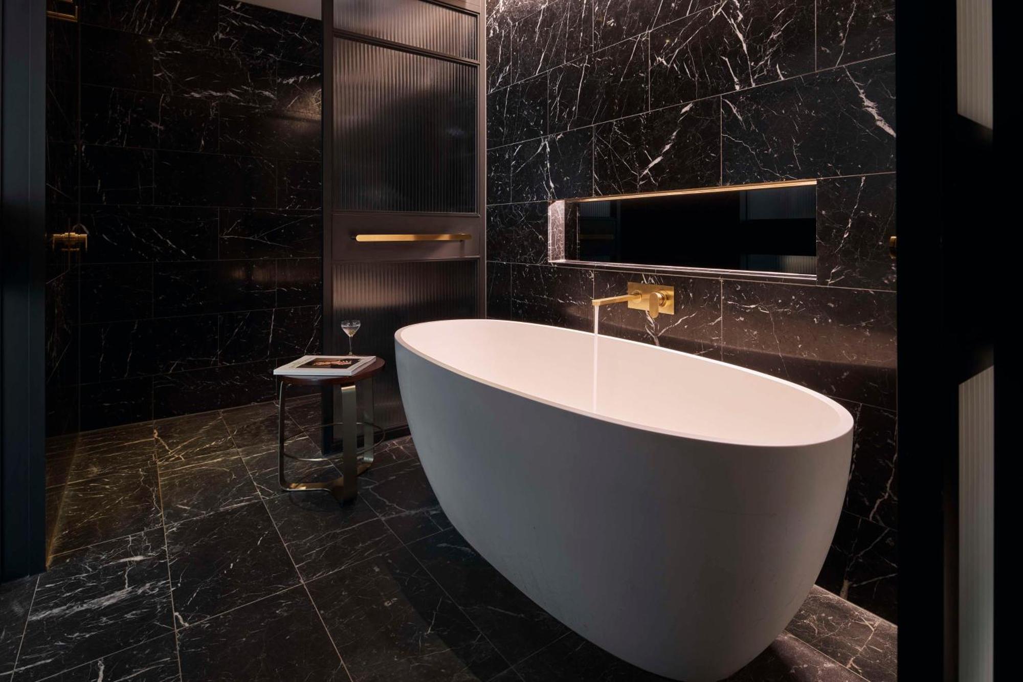 Отель Qt Перт Экстерьер фото Bathroom